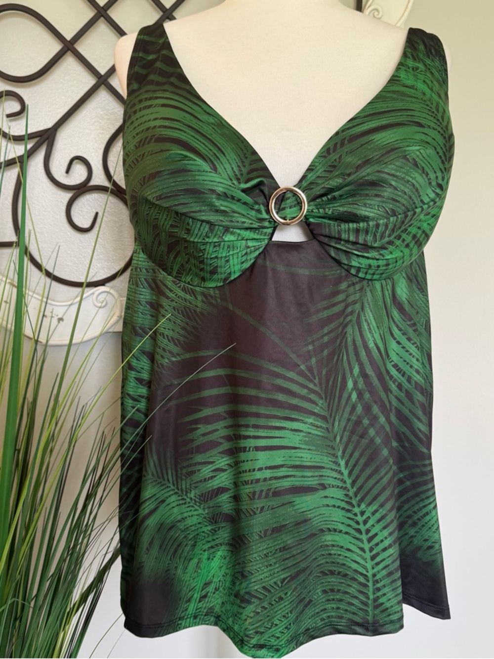 CACIQUE Size 40DDD Black & Green Underwire Tankini Swimsuit Top